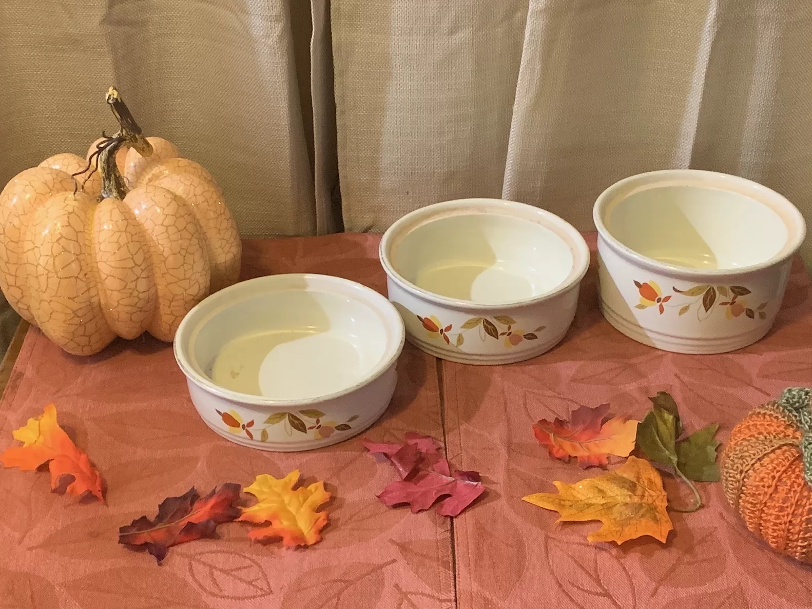 autumn harvest kitchen bowls for a vintage Thanksgiving table decor