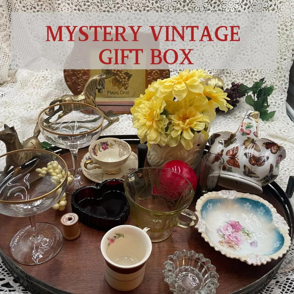 mystery box vintage decor, mystery vintage gift box, vintage gift box decor